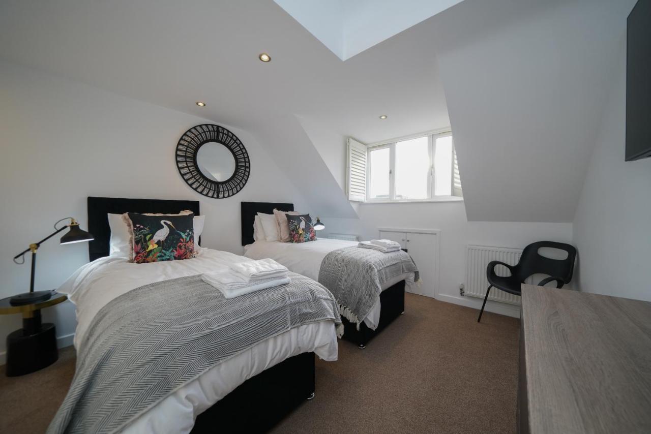 Castle Townhouse Kenilworth - Private Parking - 24 Hr Gym Access - Town Centre Apartment Exterior photo